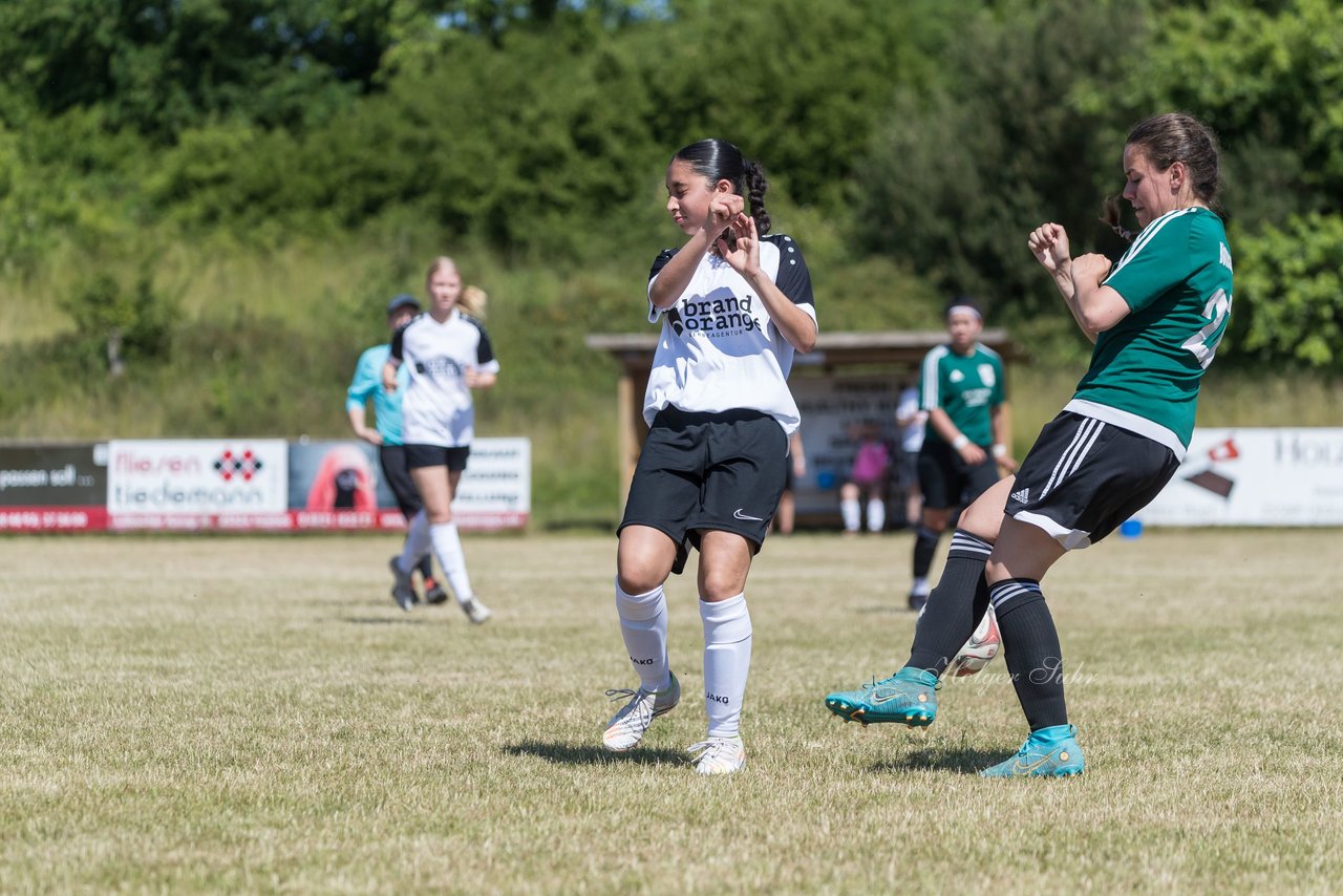 Bild 68 - wBJ TuRa Meldorf/Buesum - JFV Luebeck : Ergebnis: 1:0